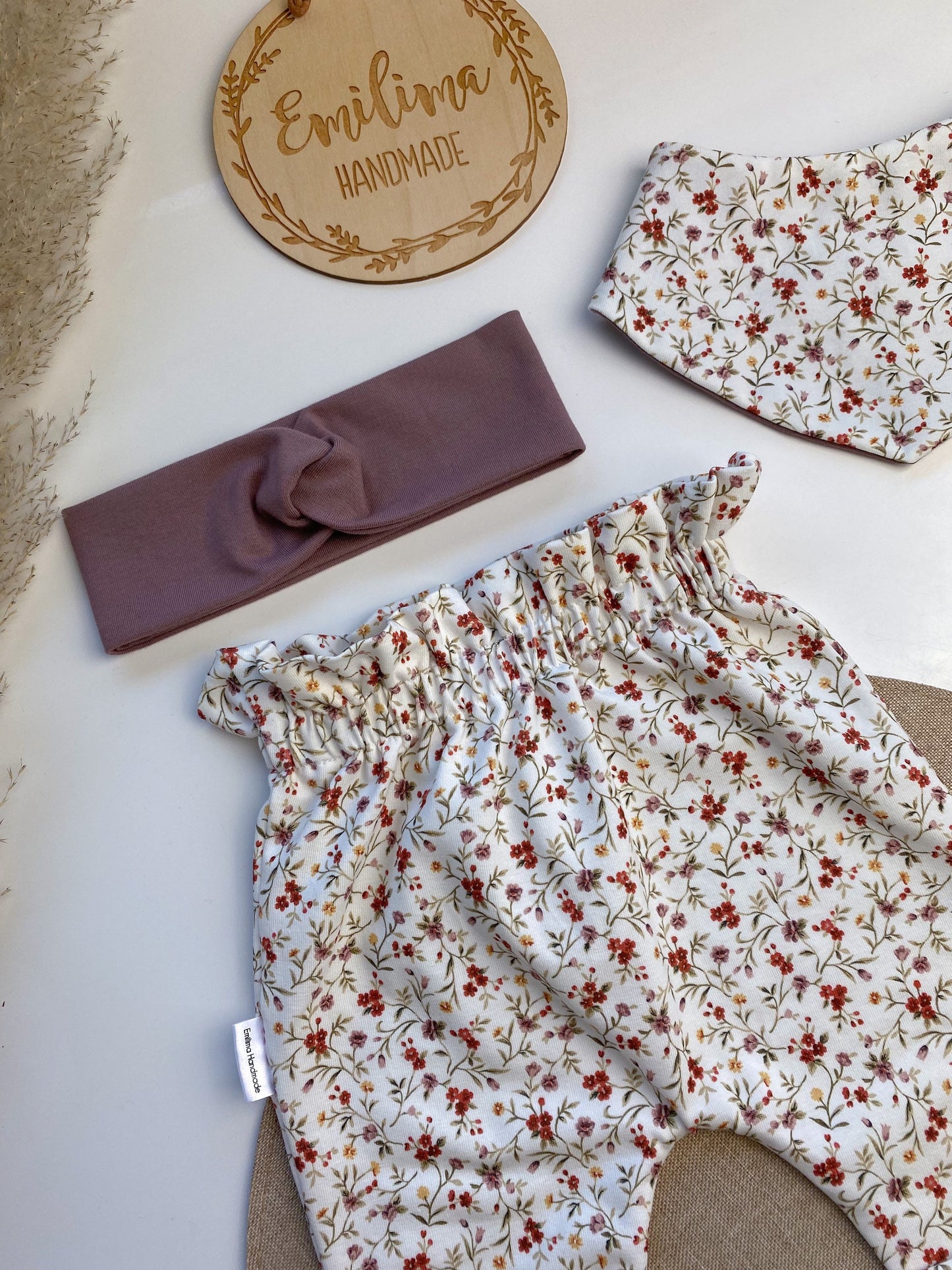 Set Paperbag Baby Halstuch Haarband Streublümchen Weiss dusty Rose