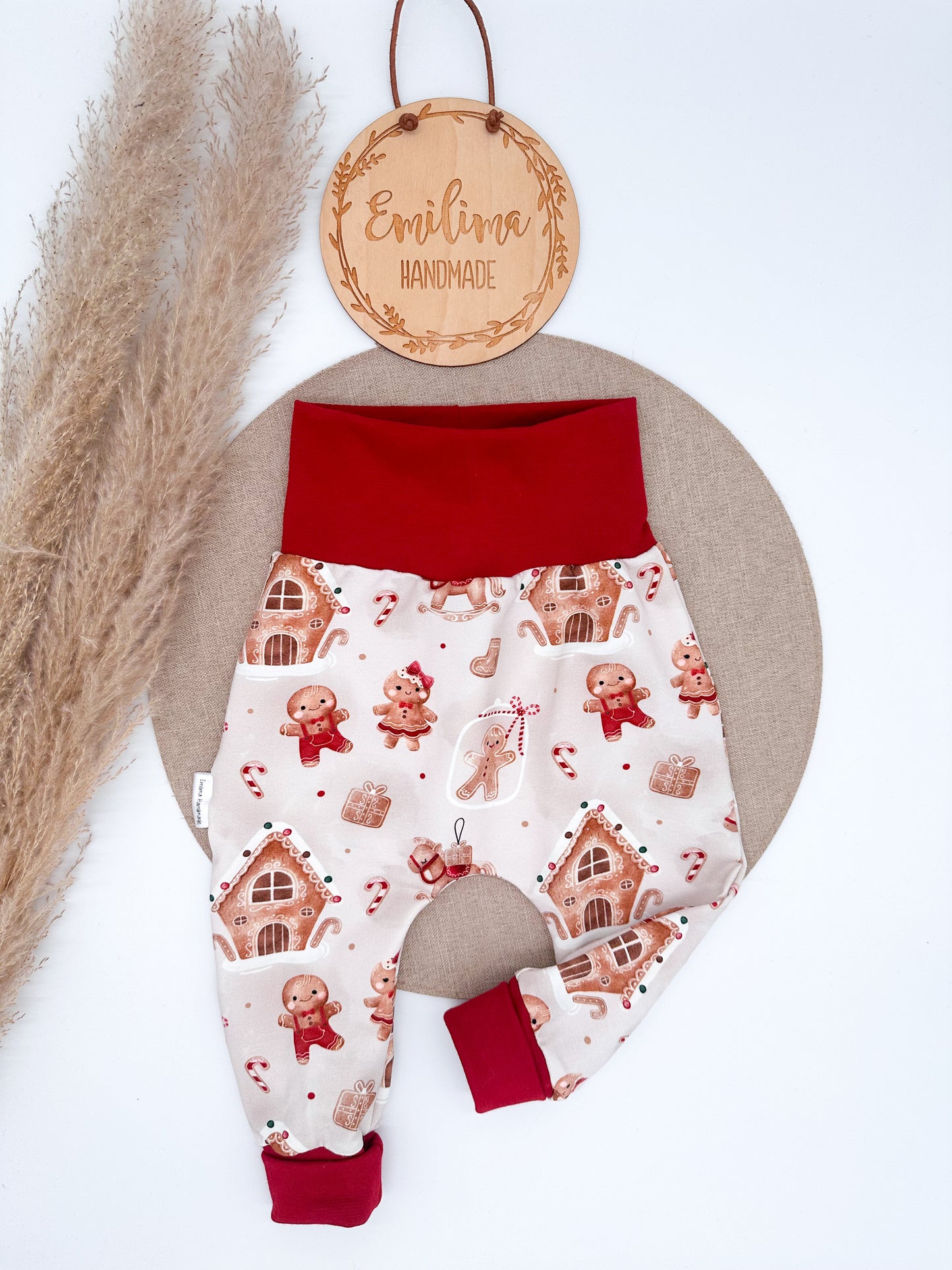 Baggypants Lebkuchenwelt cremebeige/rot