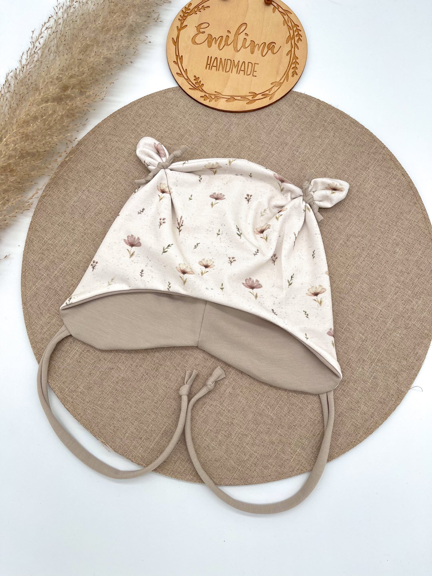 Mütze Öhrchenmütze Blumen Boho Flowers Baby Übergangsmütze