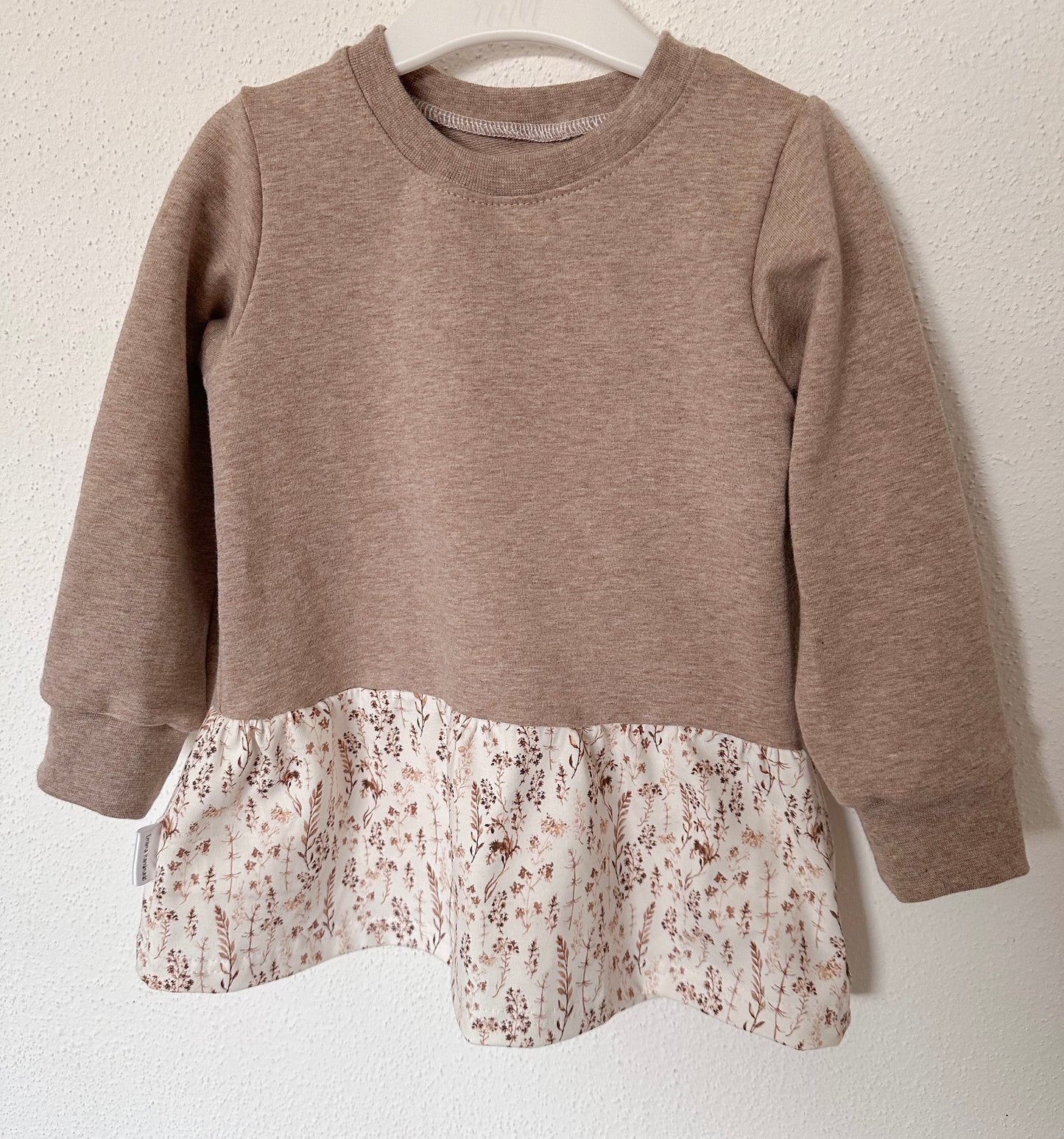 Sweater Volantsweater mit Blumenmotiv/ Uni