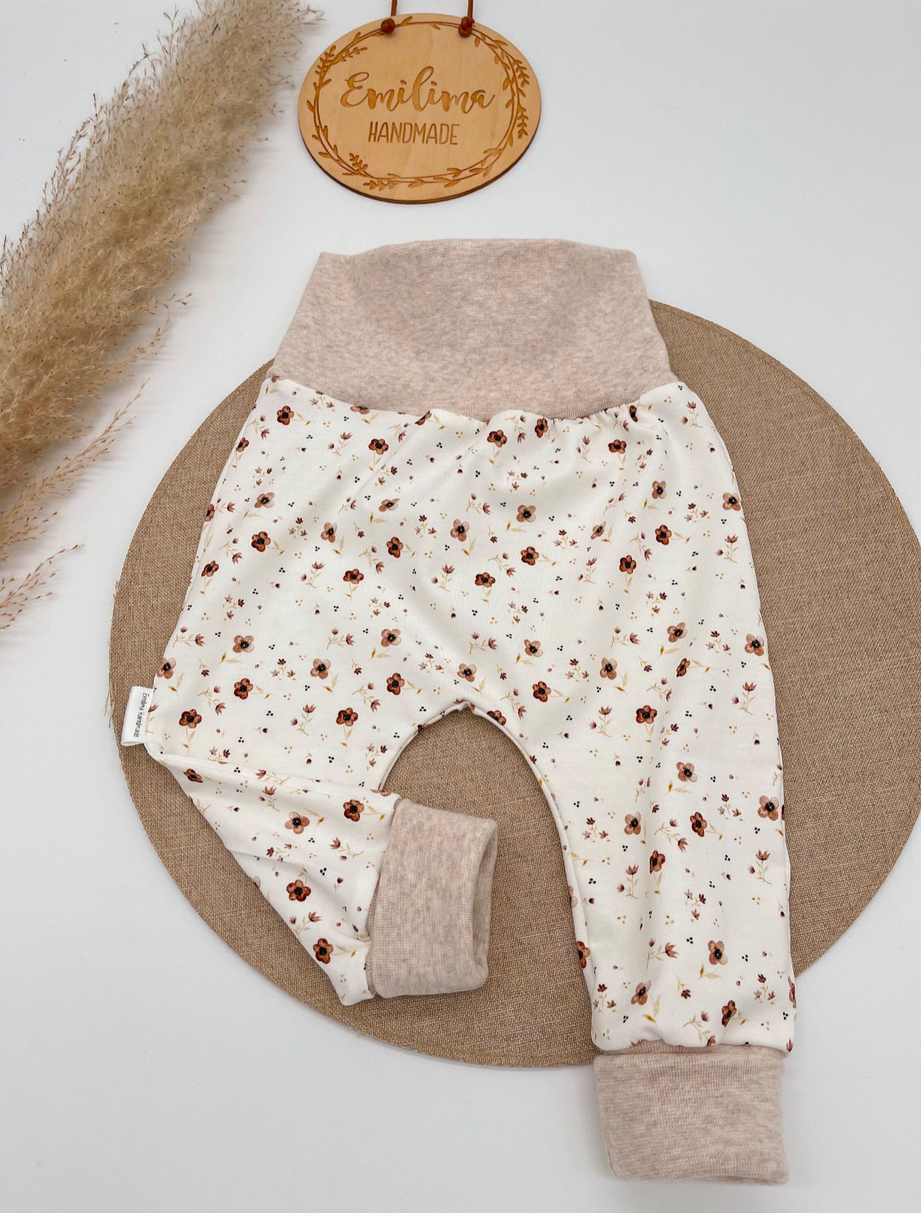 Baggypants Baby Pumphose Kind  kleine Blumen braun Hellbeige meliert