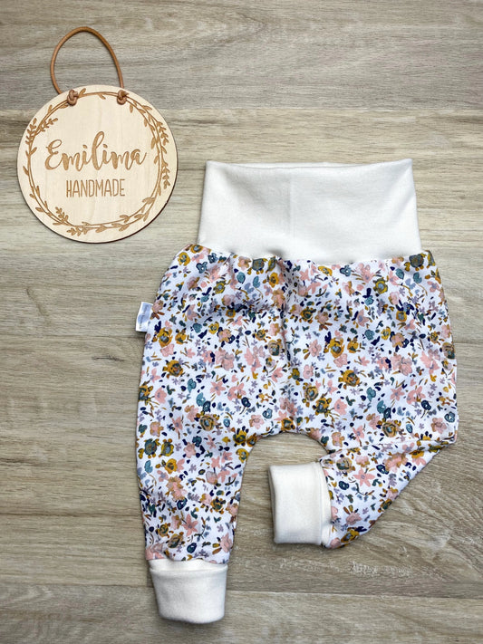 Pumphose Baby Blumen rosa weiß Baggypants Aquarell