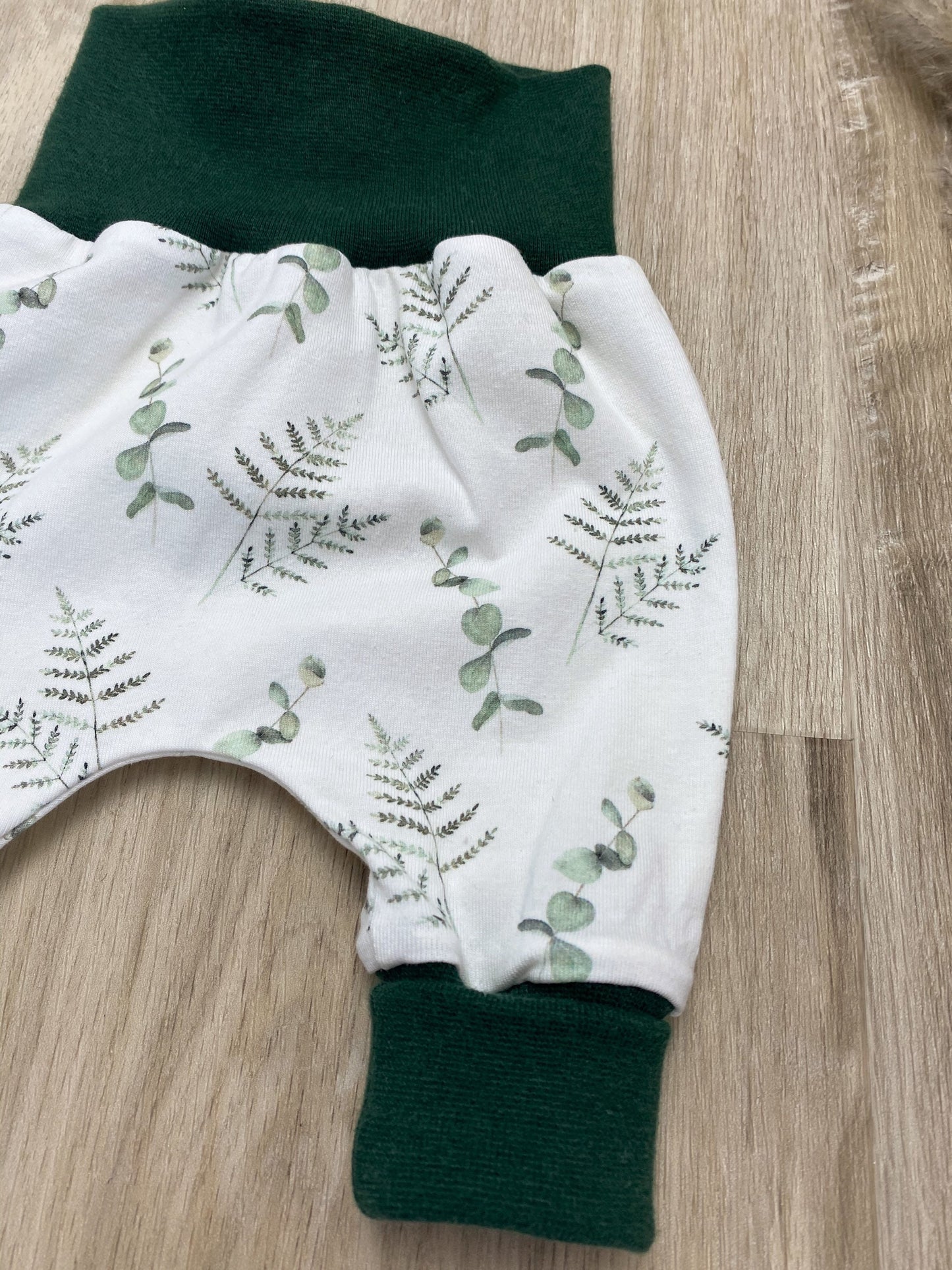 Pumphose Baby Baggypants Eukalyptus grün creme Babyhose Jerseyhose