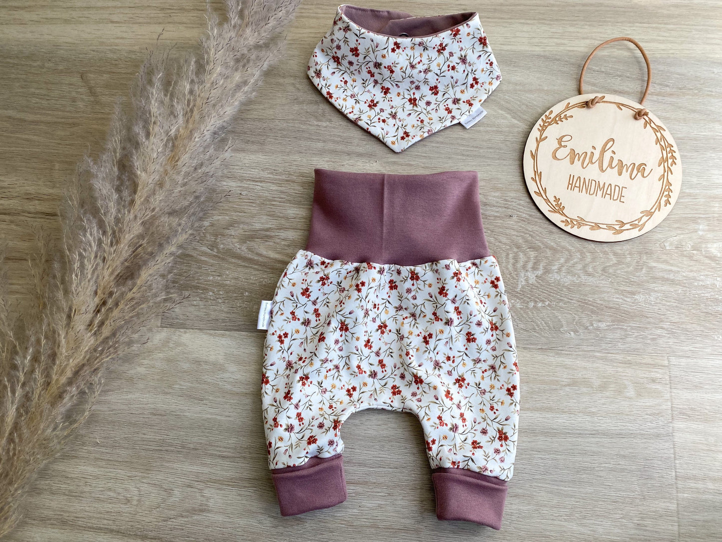 Set Pumphose Baby Jersey Halstuch kleine Blumen Mädchen Weiß dunkles altrosa