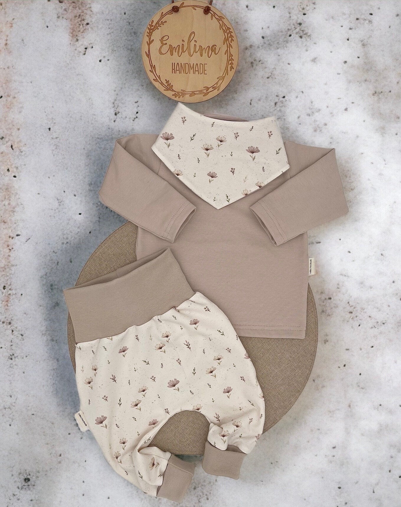 Set Baby Baggypants Halstuch Langarmshirt Boho Flowers beige weiß Kleinkind Kind