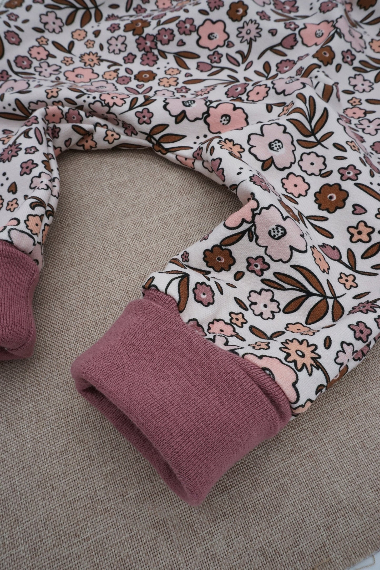 Pumphose Baby Kleinkind  Mädchen Baggypants Retro Blumen  altrosa